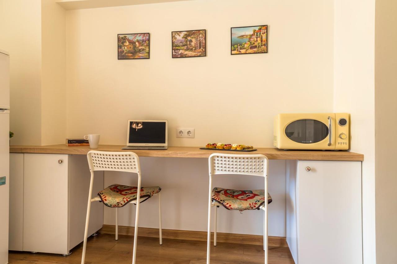 Studio T By Mrg Apartments Boekarest Buitenkant foto